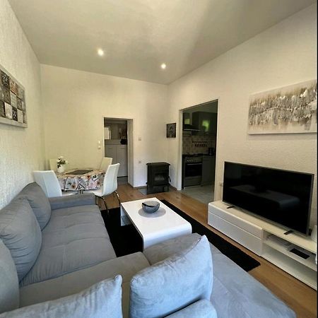 Apartment Eva Pula Exterior photo