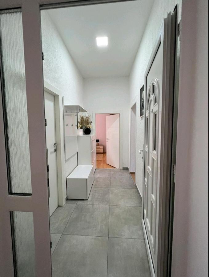 Apartment Eva Pula Exterior photo